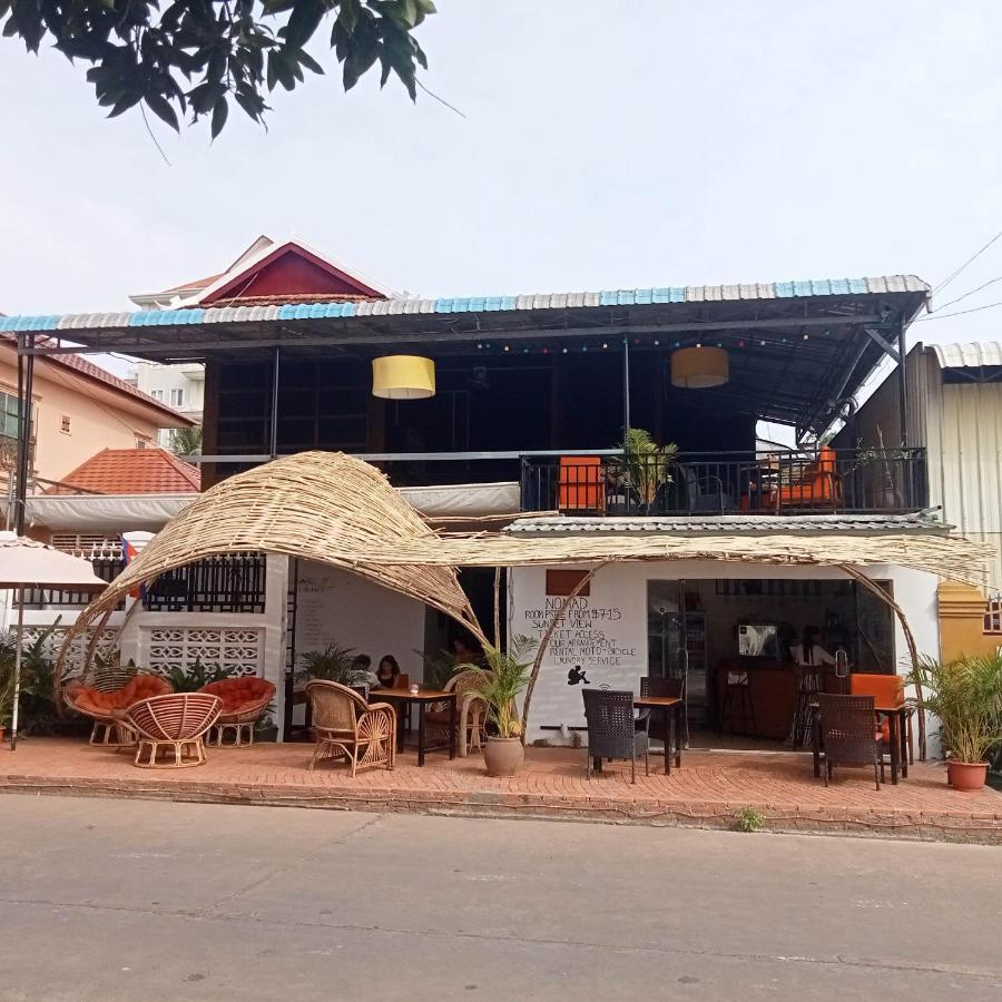 Nomad Guesthouse Kratié Exterior foto
